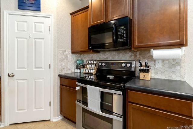 6314 Black Bear, San Antonio, TX 78253