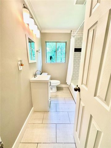 1726 Fairburn SW Road, Atlanta, GA 30331