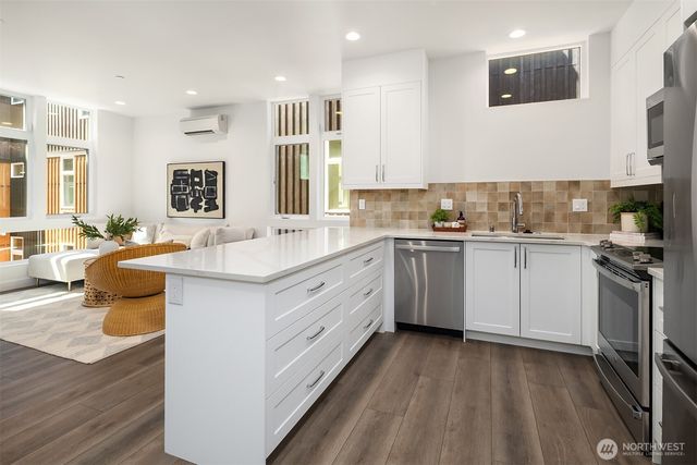 1745 17th Avenue, Seattle, WA 98122
