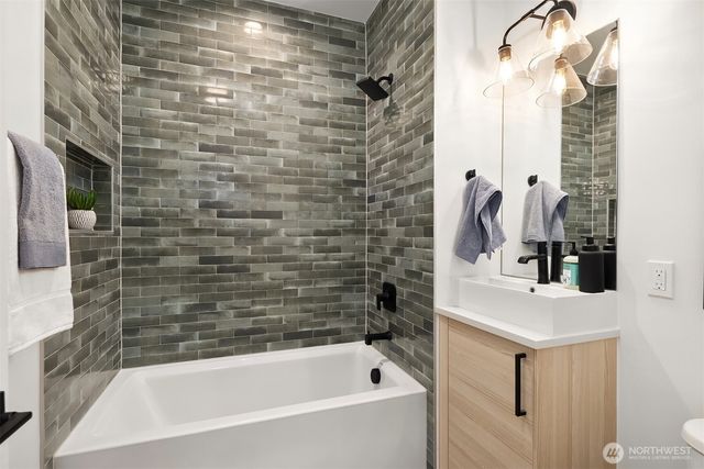 1745 17th Avenue, Seattle, WA 98122