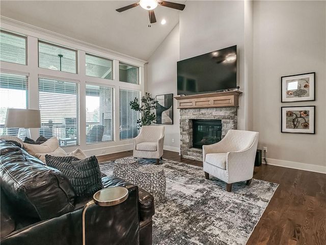 2344 W 146th Terrace, Leawood, KS 66224
