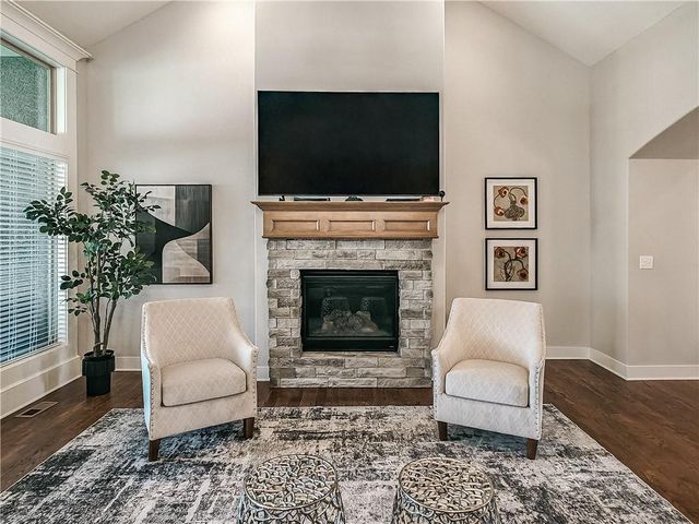 2344 W 146th Terrace, Leawood, KS 66224