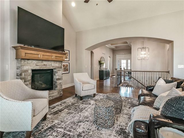 2344 W 146th Terrace, Leawood, KS 66224