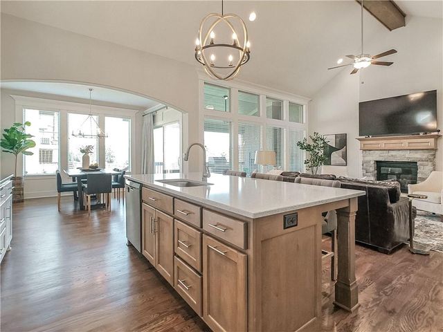 2344 W 146th Terrace, Leawood, KS 66224