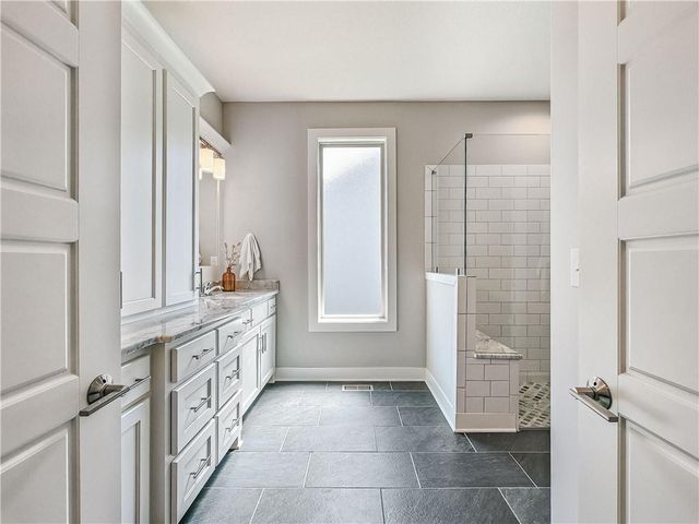 2344 W 146th Terrace, Leawood, KS 66224