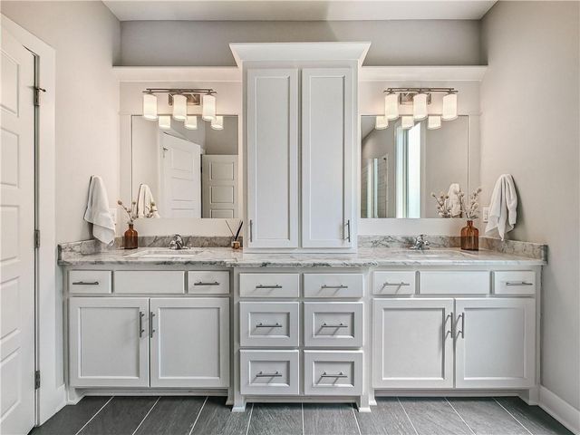 2344 W 146th Terrace, Leawood, KS 66224