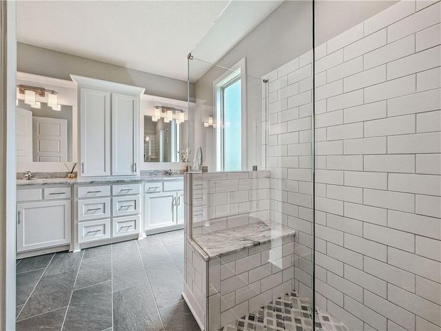 2344 W 146th Terrace, Leawood, KS 66224