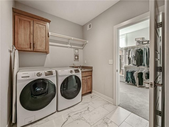 2344 W 146th Terrace, Leawood, KS 66224