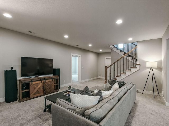 2344 W 146th Terrace, Leawood, KS 66224