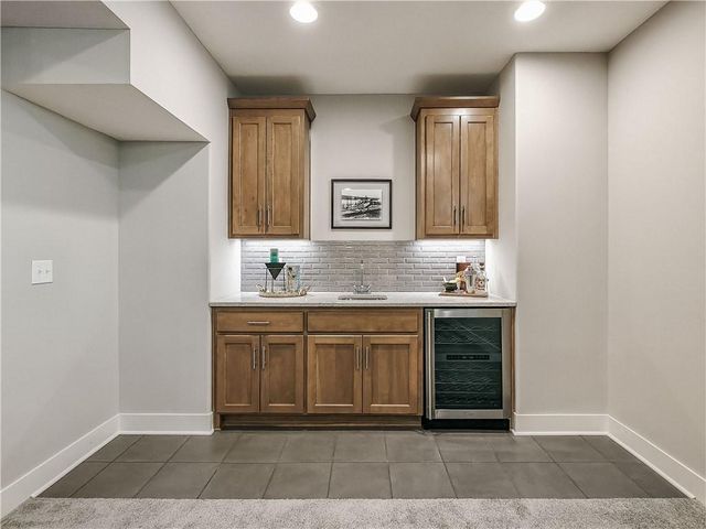 2344 W 146th Terrace, Leawood, KS 66224