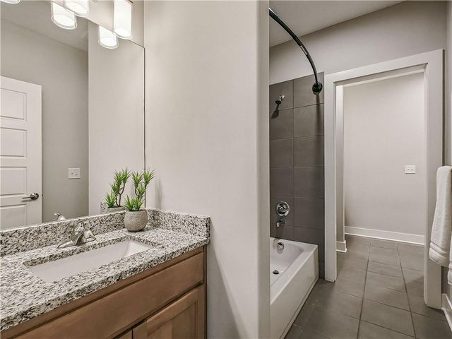 2344 W 146th Terrace, Leawood, KS 66224
