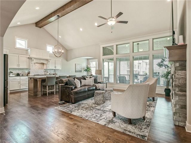 2344 W 146th Terrace, Leawood, KS 66224