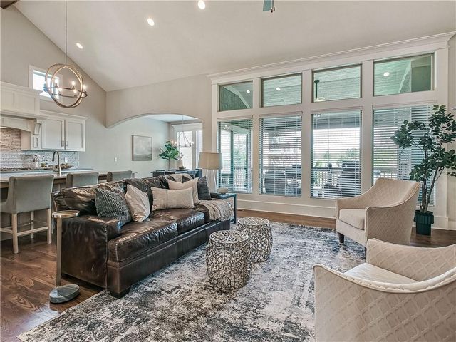 2344 W 146th Terrace, Leawood, KS 66224