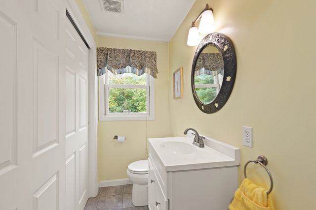 20 Dennison Ct, Stoughton, MA 02072