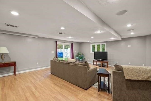 20 Dennison Ct, Stoughton, MA 02072