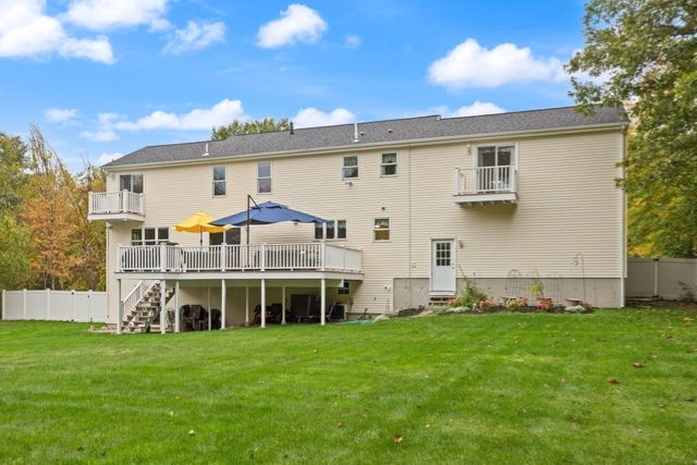 20 Dennison Ct, Stoughton, MA 02072