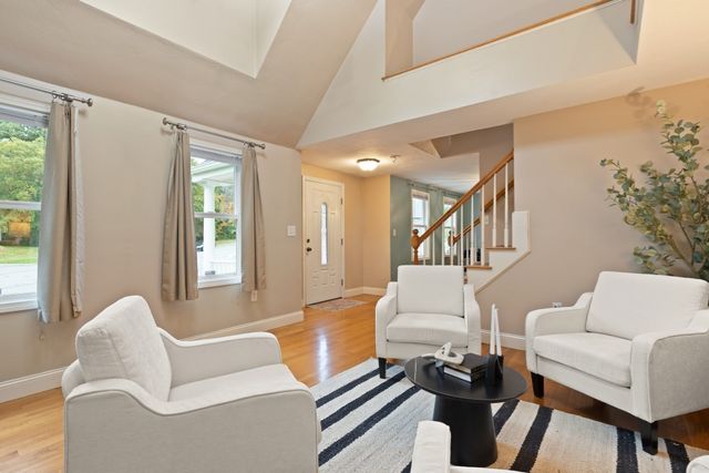 20 Dennison Ct, Stoughton, MA 02072