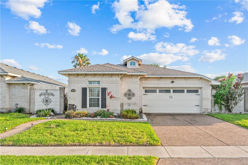 7441 Long S Dr, Corpus Christi, TX 78414