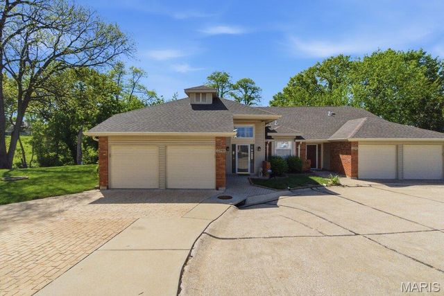 12940 Springdale Village Drive, Unincorporated, MO 63146