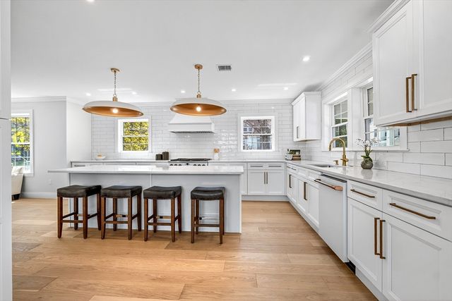 1078 Main St, Melrose, MA 02176