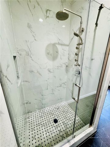 834 Farragut St, Highland Park, PA 15206