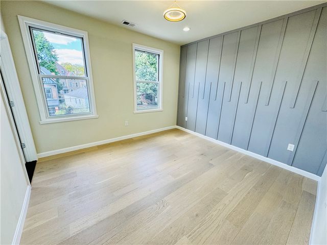 834 Farragut St, Highland Park, PA 15206