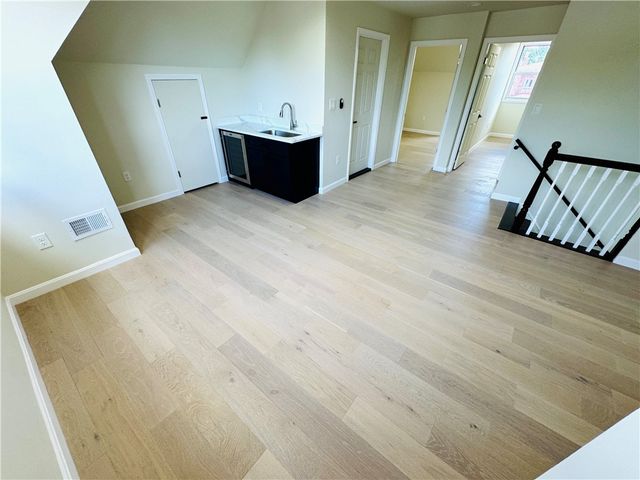 834 Farragut St, Highland Park, PA 15206