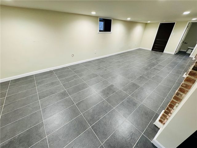 834 Farragut St, Highland Park, PA 15206