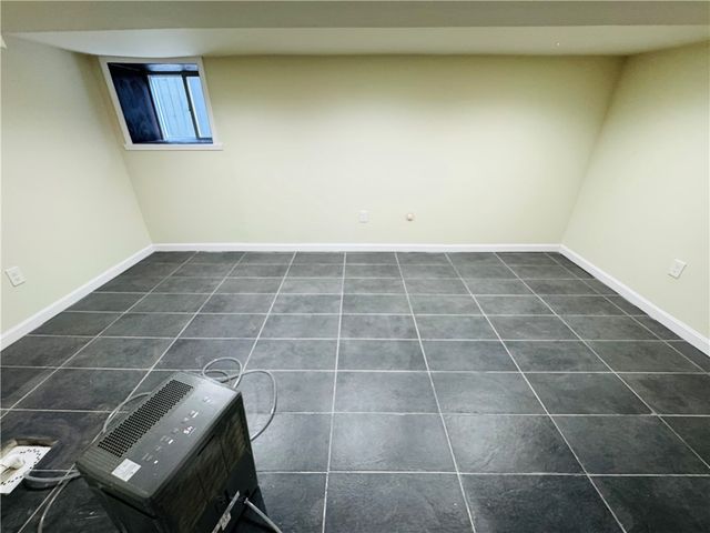 834 Farragut St, Highland Park, PA 15206