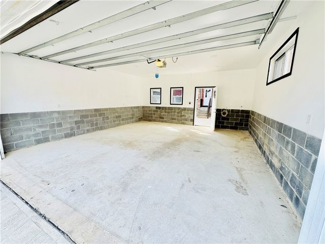 834 Farragut St, Highland Park, PA 15206