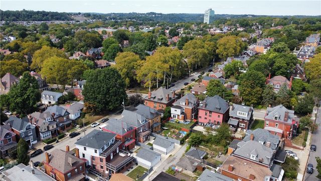 834 Farragut St, Highland Park, PA 15206