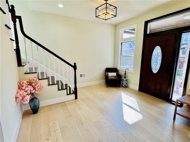 834 Farragut St, Highland Park, PA 15206