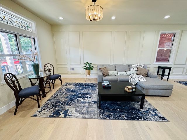 834 Farragut St, Highland Park, PA 15206