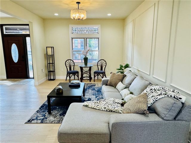 834 Farragut St, Highland Park, PA 15206