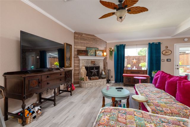 874 Havenbrook Drive, Arlington, TX 76001