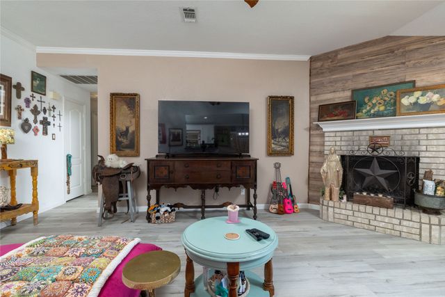 874 Havenbrook Drive, Arlington, TX 76001