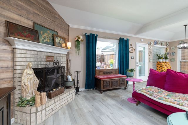 874 Havenbrook Drive, Arlington, TX 76001