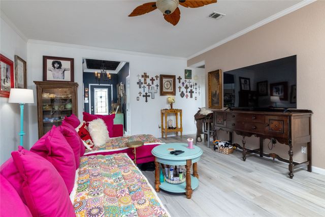 874 Havenbrook Drive, Arlington, TX 76001