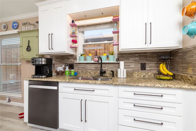 874 Havenbrook Drive, Arlington, TX 76001