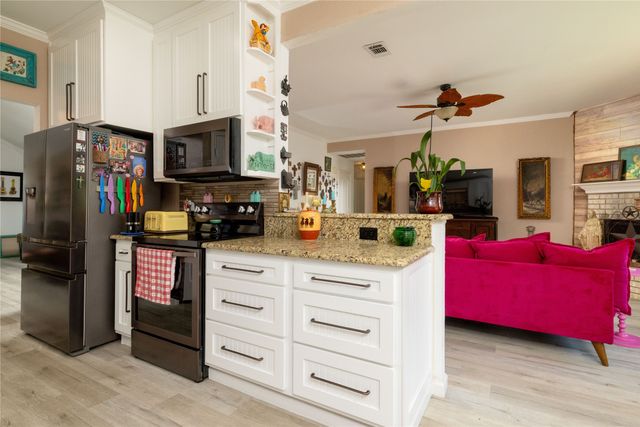 874 Havenbrook Drive, Arlington, TX 76001