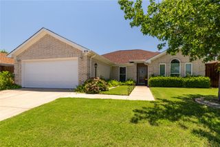 874 Havenbrook Drive, Arlington, TX 76001