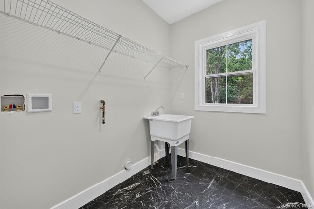 481 Union Corners Road, Florida, NY 10921