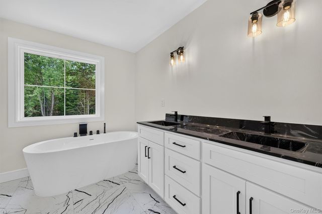 481 Union Corners Road, Florida, NY 10921