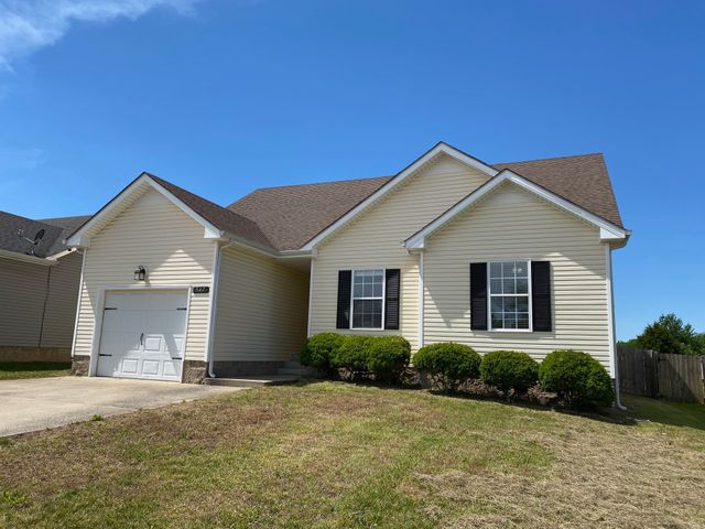 547 Fox Trot Dr, Clarksville, TN 37042