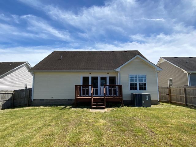 547 Fox Trot Dr, Clarksville, TN 37042