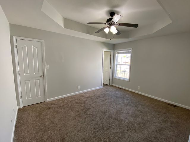 547 Fox Trot Dr, Clarksville, TN 37042