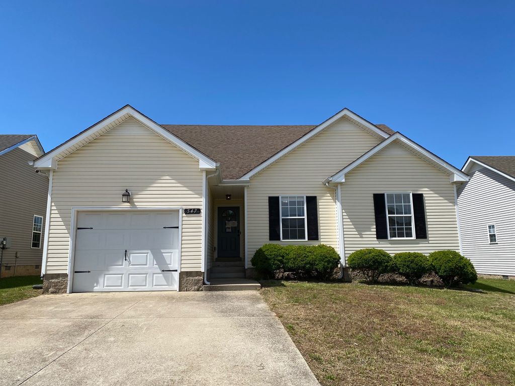 547 Fox Trot Dr, Clarksville, TN 37042