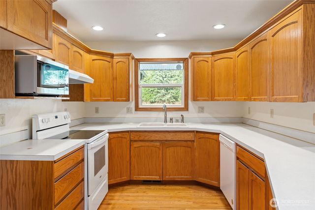 5008 Dodjatree Lane SE, Olympia, WA 98501