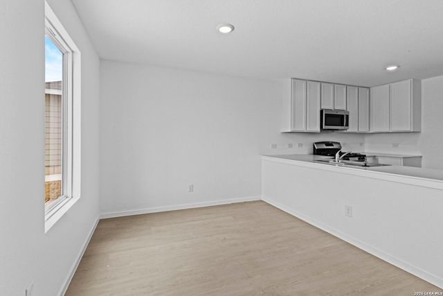 13043 Lake Fryer, St Hedwig, TX 78152