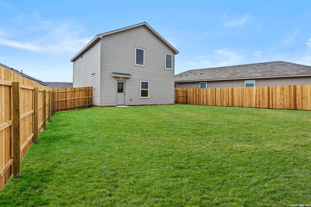 13043 Lake Fryer, St Hedwig, TX 78152